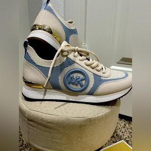 Michael Kors Women Knit Sneaker Size 7